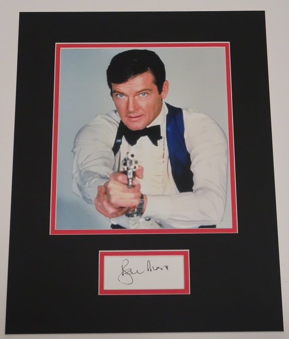 Roger Moore Signed James Bond 007 Display