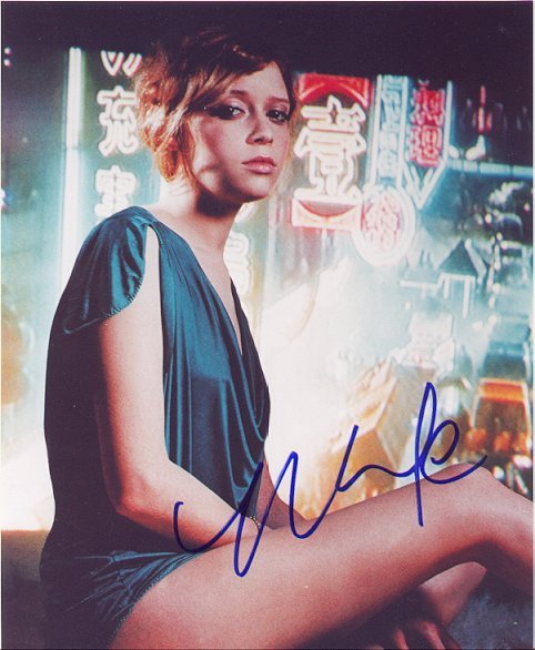 Natasha Lyonne Signed 8x10